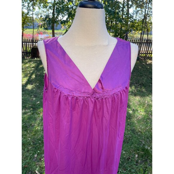 Vintage Vanity Fair Purple Sleeveless Nightgown V Neck Size XLarge - Picture 2 of 9